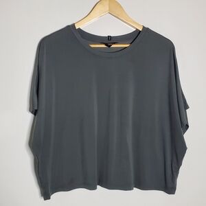 Athleta Dark Gray Legend Short Sleeve Crop Tee Large Lightweight Athleisure top